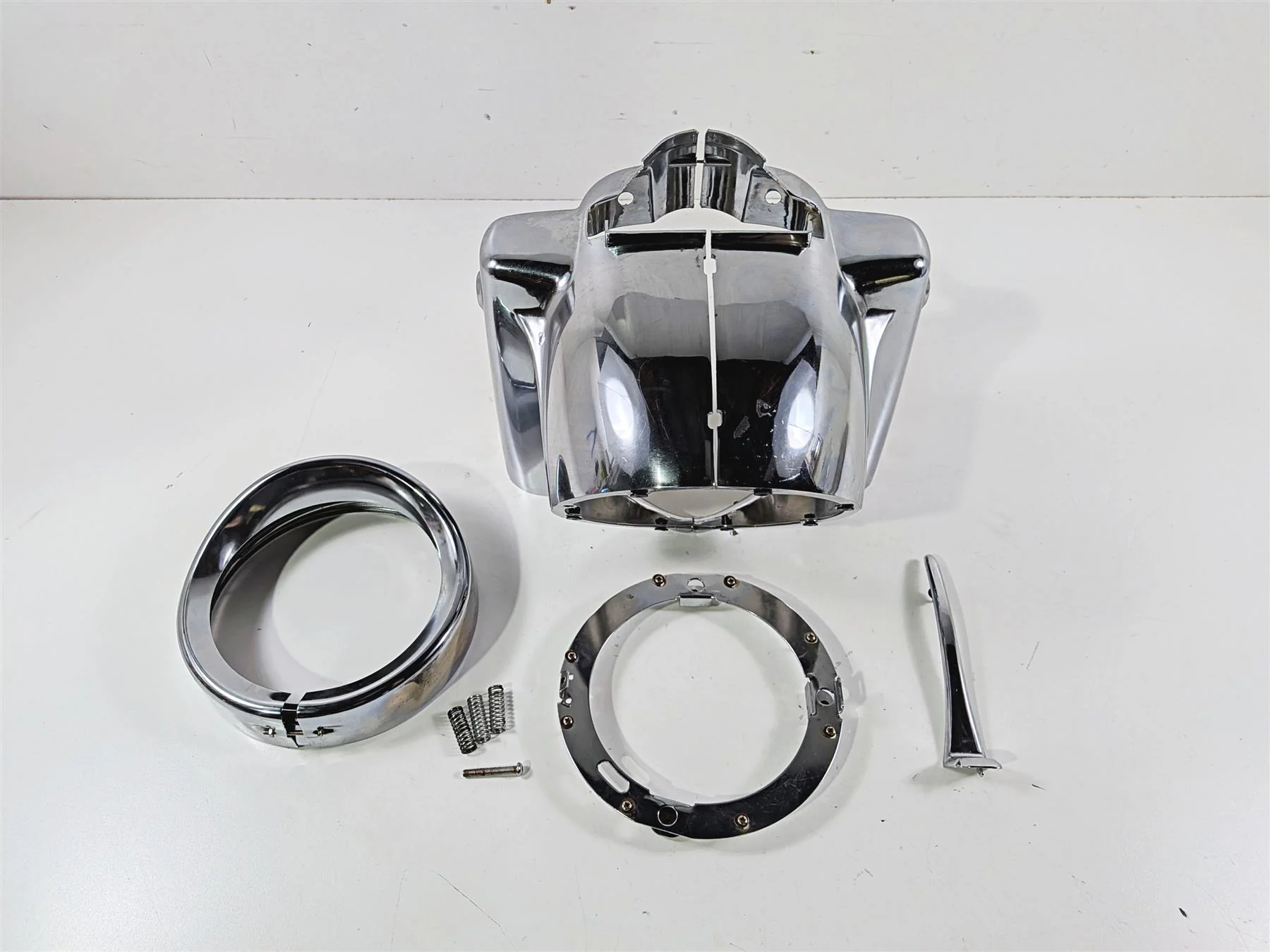 Harley Touring Aftermarket Chrome Road King Headlight Cover Nacelle Set - Image 2