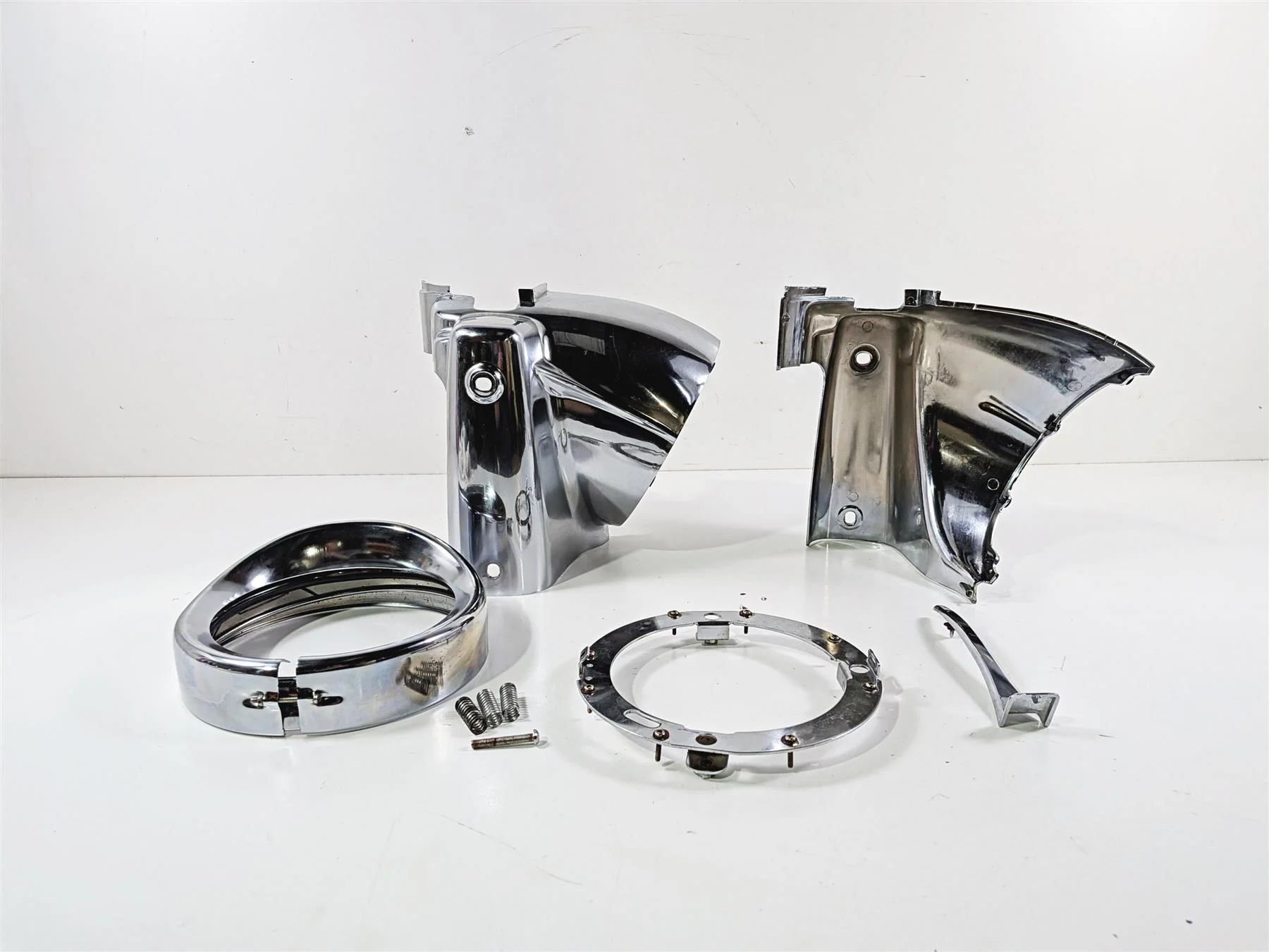 Harley Touring Aftermarket Chrome Road King Headlight Cover Nacelle Set - Image 4