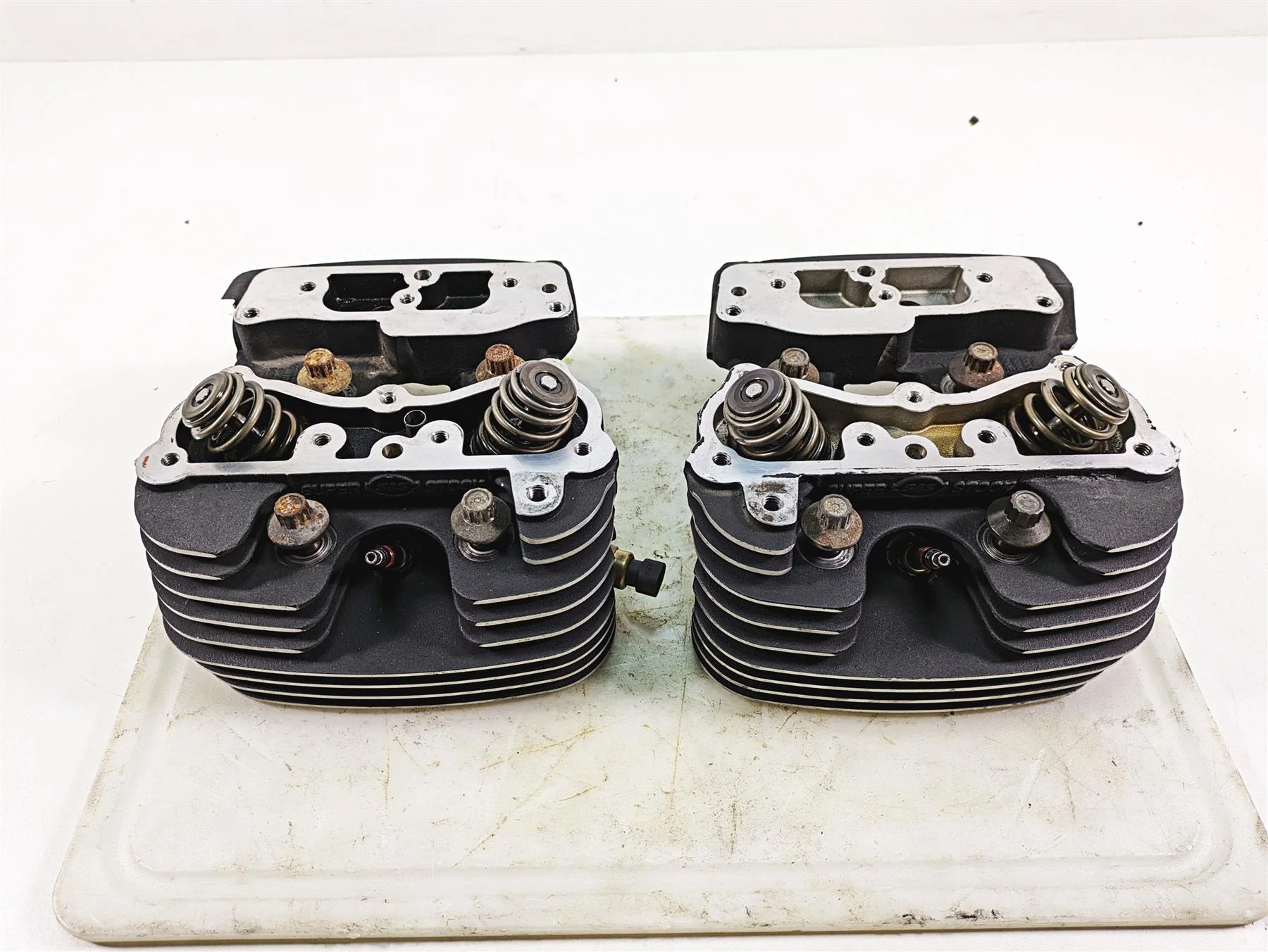 S&S Cycle Super Stock Twin Cam Cylinder Head Set 90-1050R-S  F00404