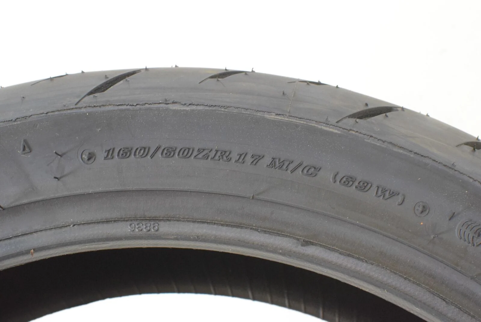Unused Rear Motorcycle Tire Dunlop Sportmax GPR-300 160/60-17 DOT01218 45067356 - Image 10