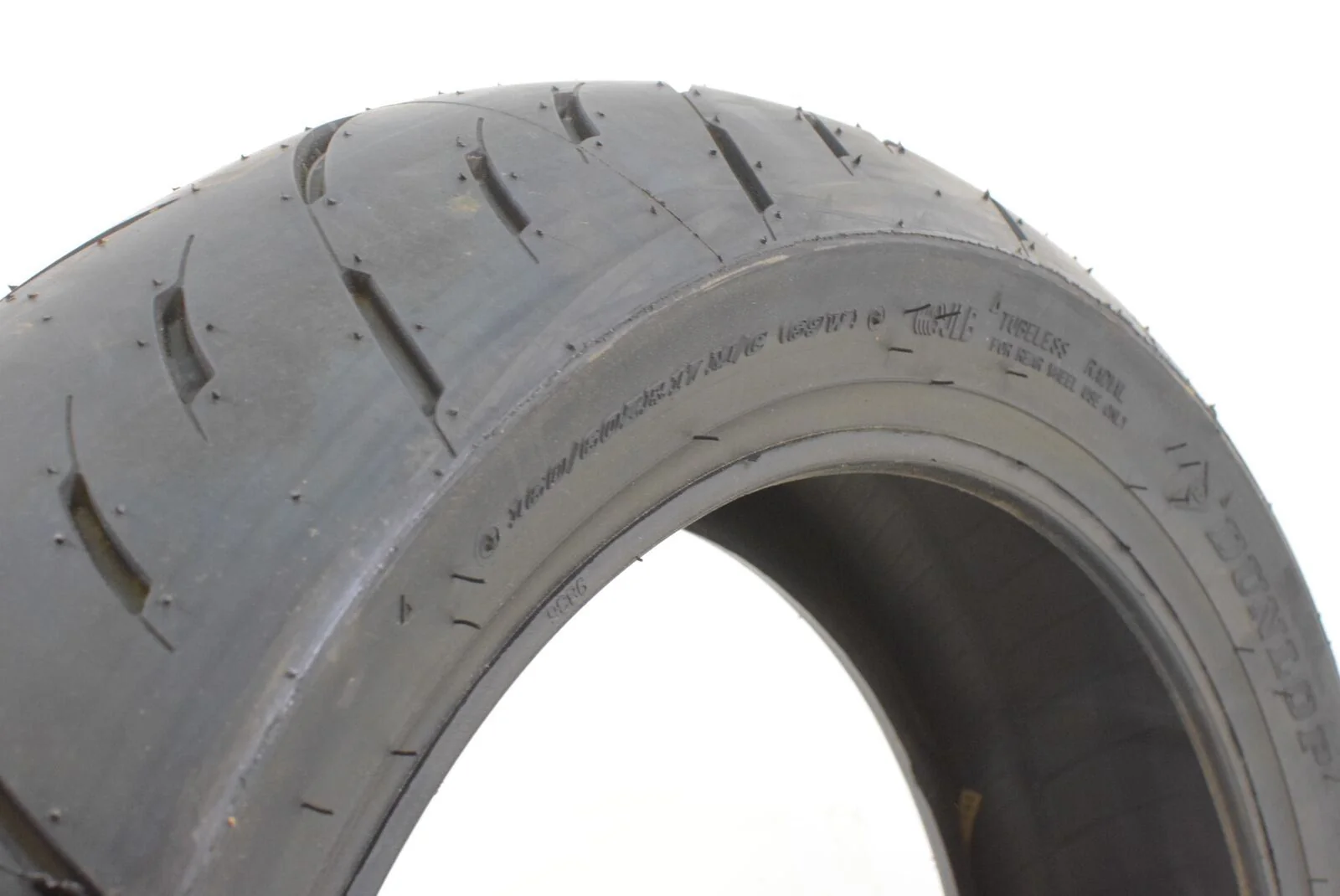 Unused Rear Motorcycle Tire Dunlop Sportmax GPR-300 160/60-17 DOT01218 45067356 - Image 4