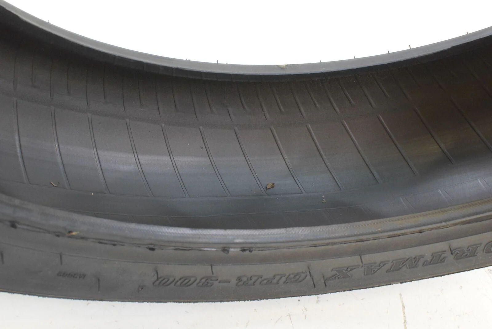 Unused Rear Motorcycle Tire Dunlop Sportmax GPR-300 160/60-17 DOT01218 45067356 - Image 7