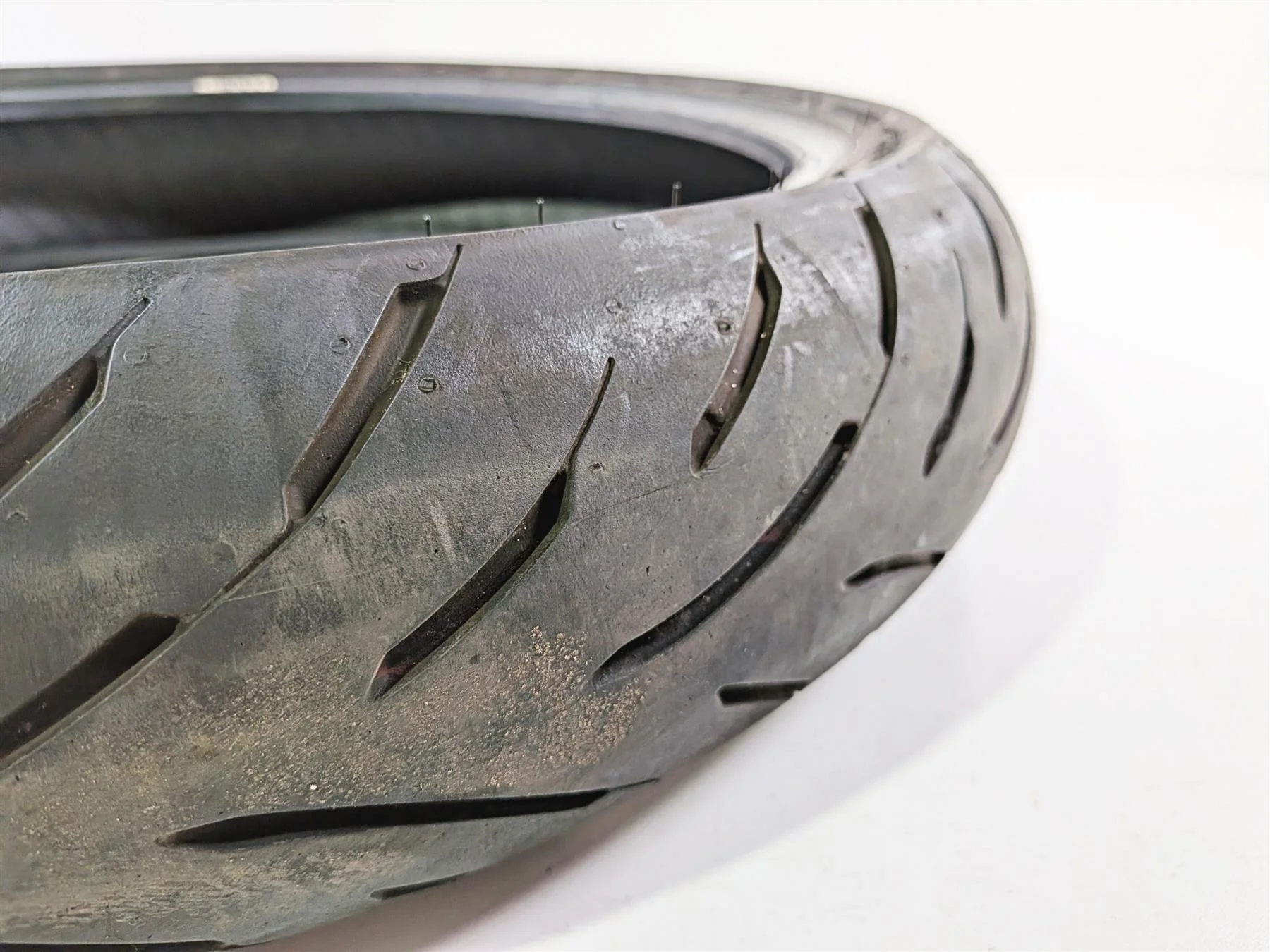 Used Front Front Dunlop Sportmax GPR-300 110/70R17 Tire HJDD7R4N9F - Image 8