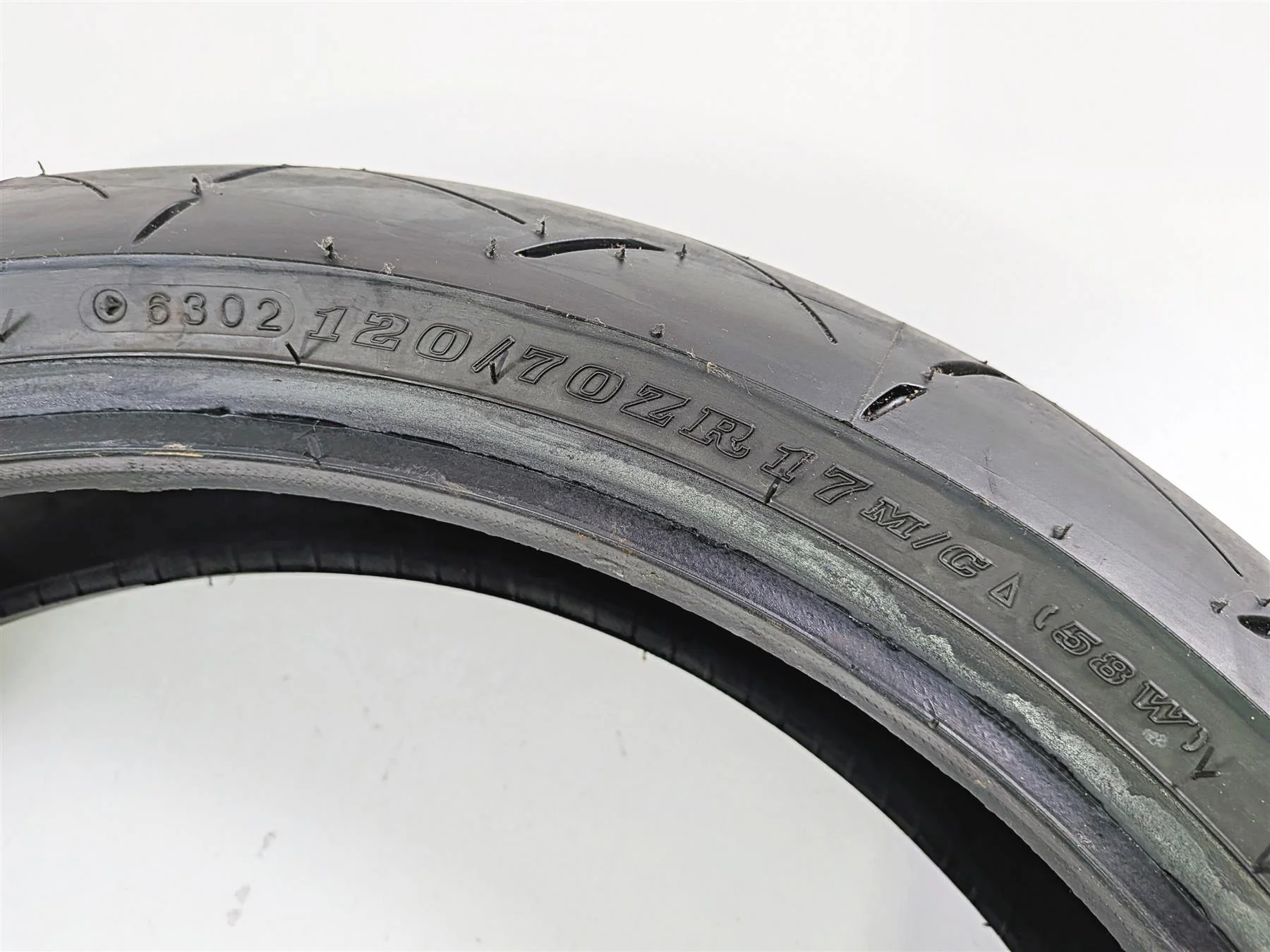 Used Front Motorcycle Tire Dunlop Sportmax Roadsport 2 120/70R17 45238704 - Image 11