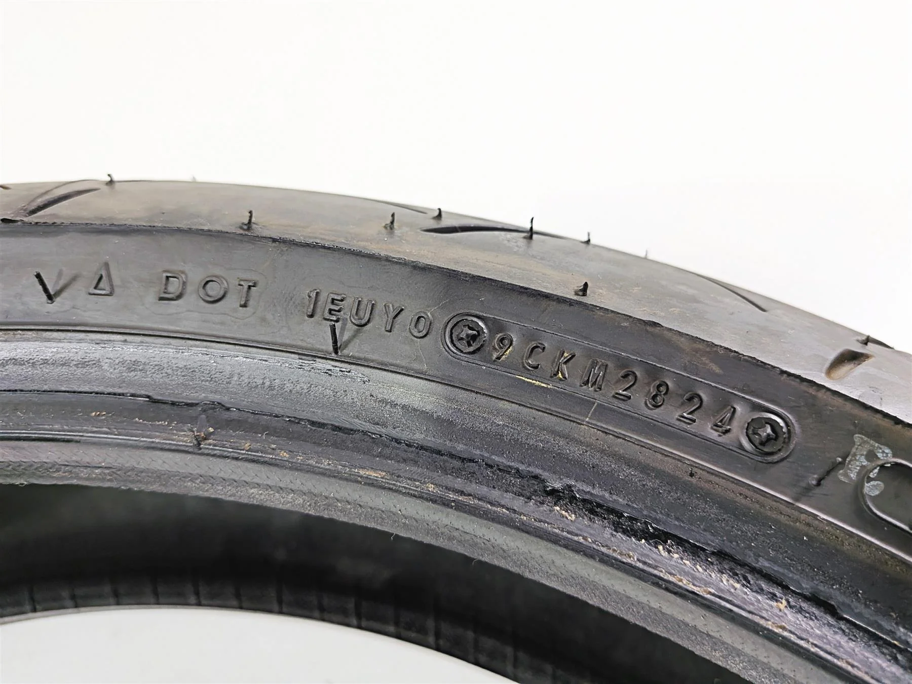 Used Front Motorcycle Tire Dunlop Sportmax Roadsport 2 120/70R17 45238704 - Image 12