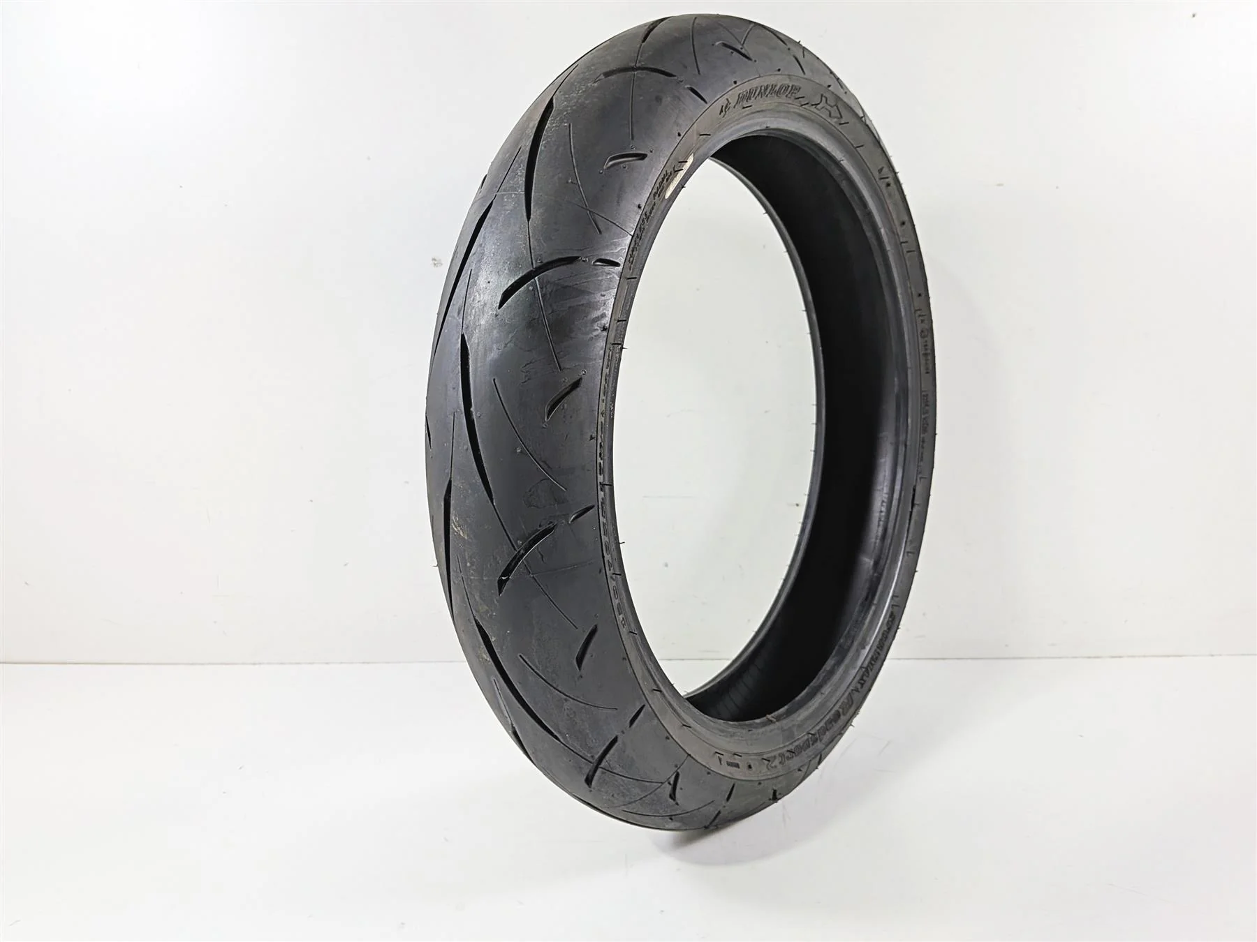 Used Front Motorcycle Tire Dunlop Sportmax Roadsport 2 120/70R17 45238704 - Image 5