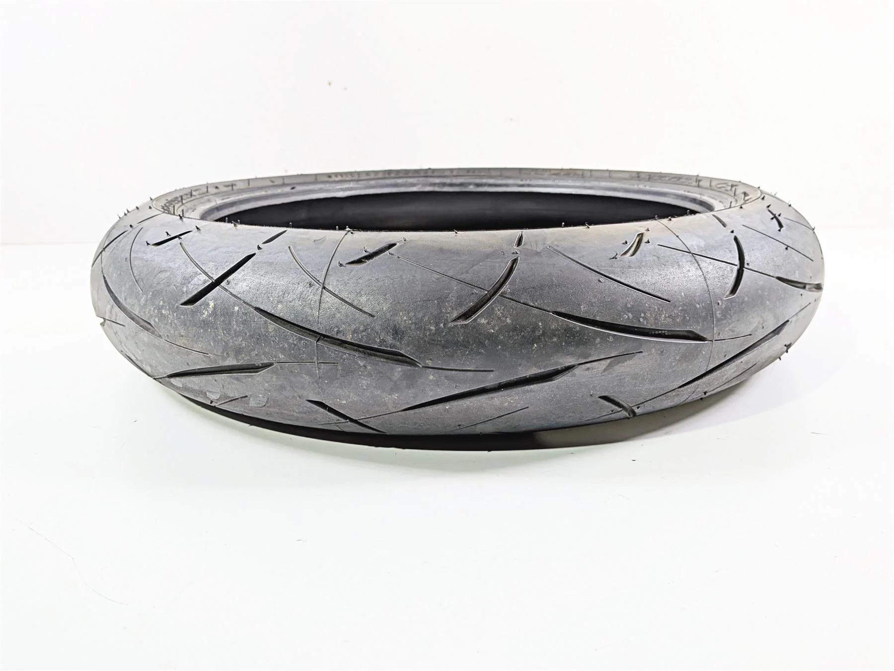 Used Front Motorcycle Tire Dunlop Sportmax Roadsport 2 120/70R17 45238704 - Image 8