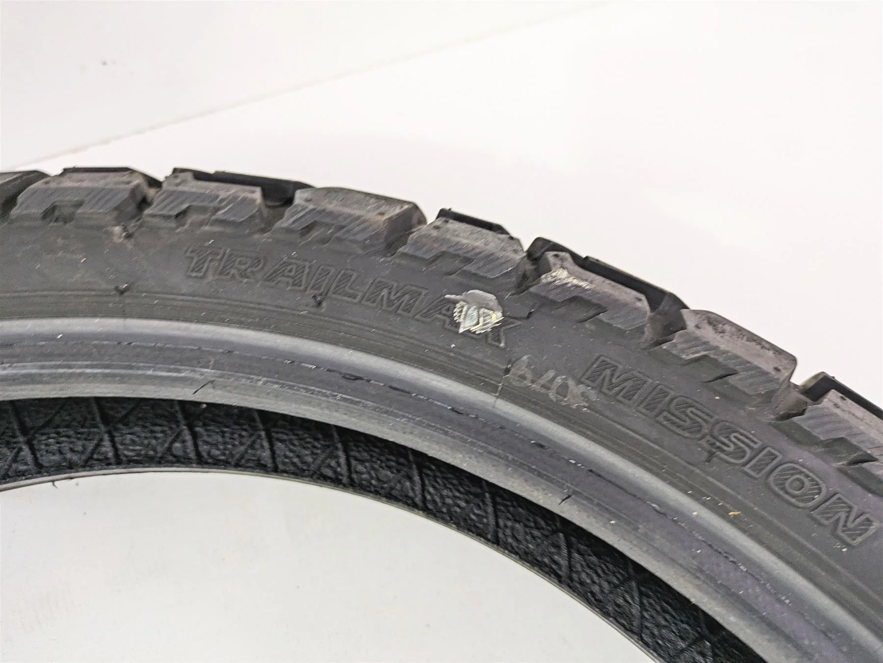 Used Front Motorcycle Tire Dunlop Trailmax Mission 120/70B19 60T 637148 - Image 3