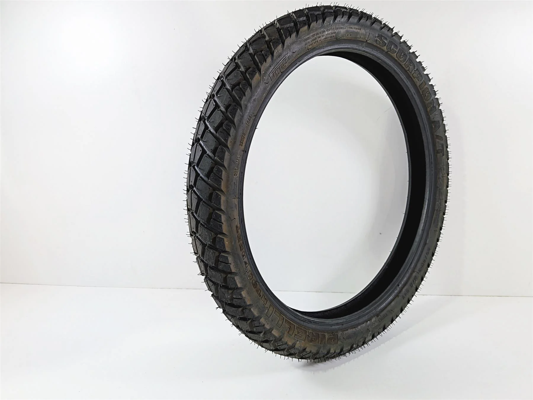 Used Front Motorcycle Tire Pirelli MT90 Scorpio 90/90-21 35560 - Image 10