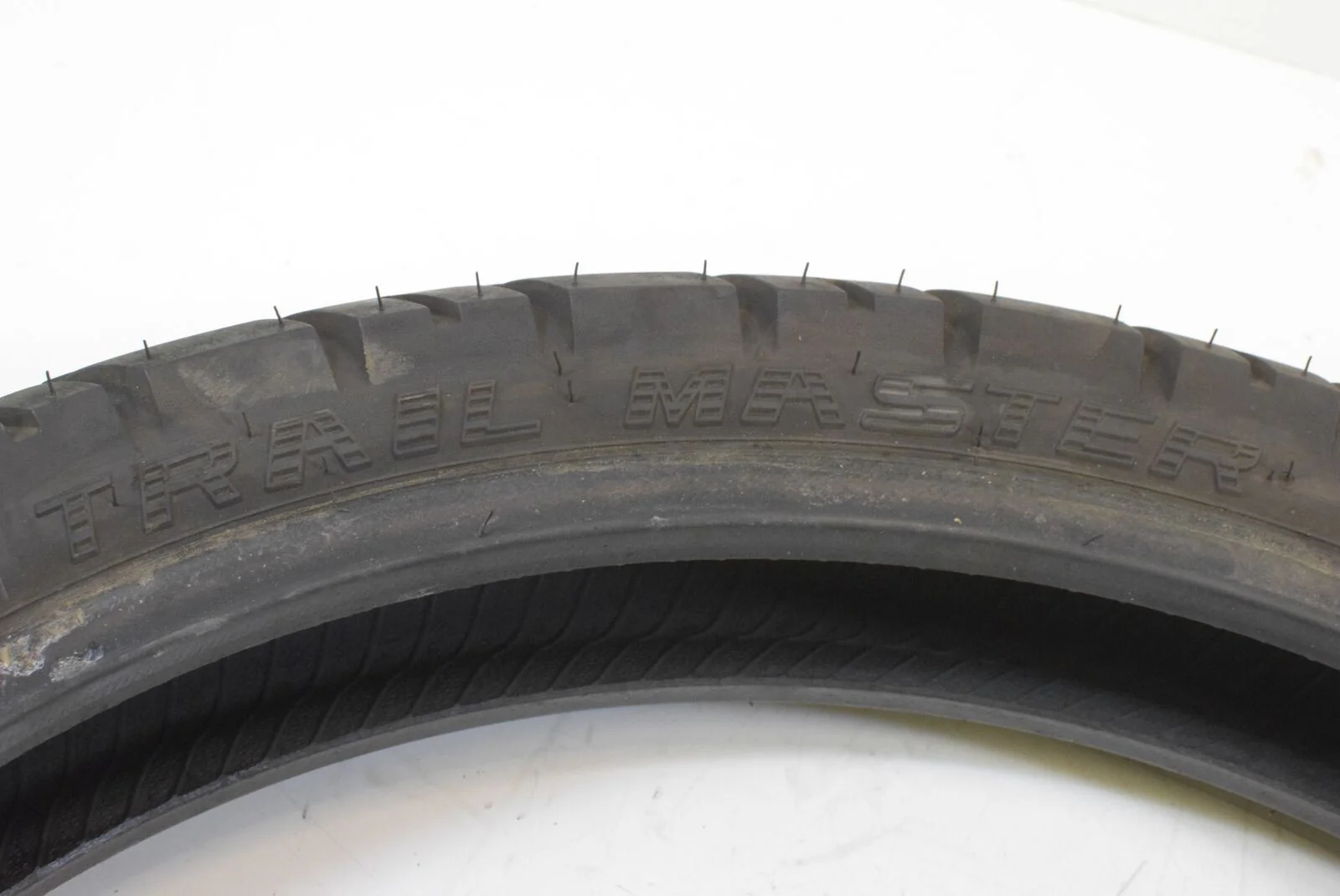 Used Front Tire Shinko Trail Master E-705 110/80-19 Dot3718 87-4527 - Image 10