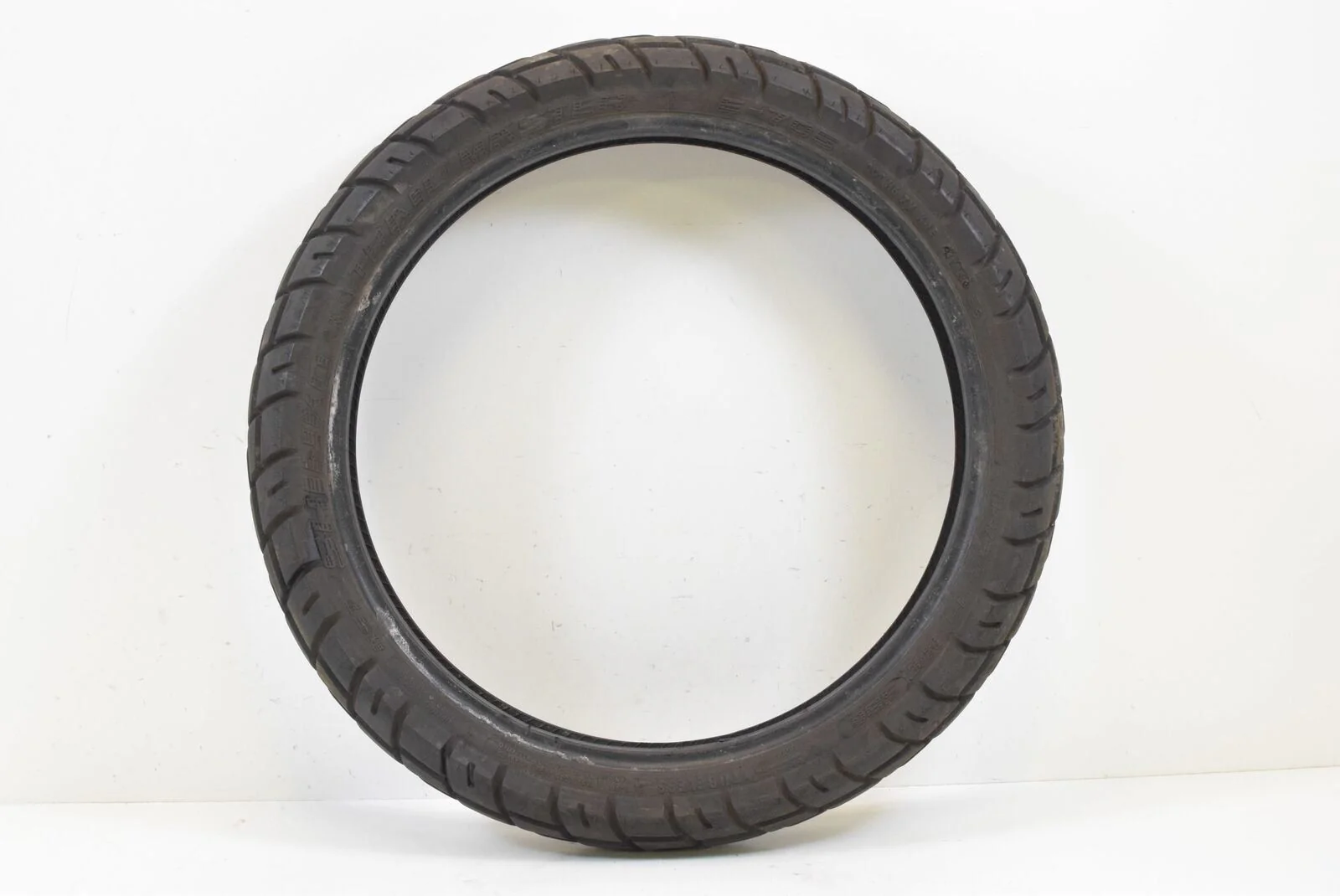 Used Front Tire Shinko Trail Master E-705 110/80-19 Dot3718 87-4527 - Image 2