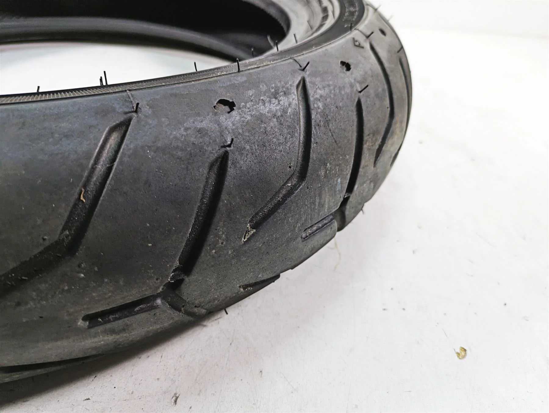 Used Harley Davidson Front Tire Dunlop D480F 130/80B17 43115-09A - Image 3