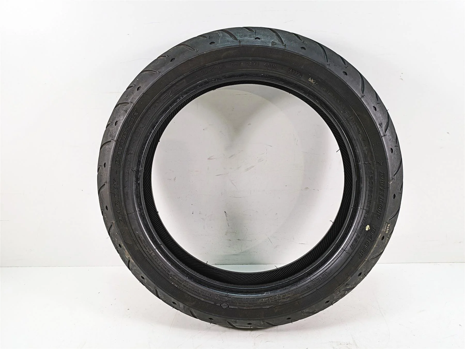 Used Harley Davidson Front Tire Dunlop D480F 130/80B17 43115-09A - Image 4