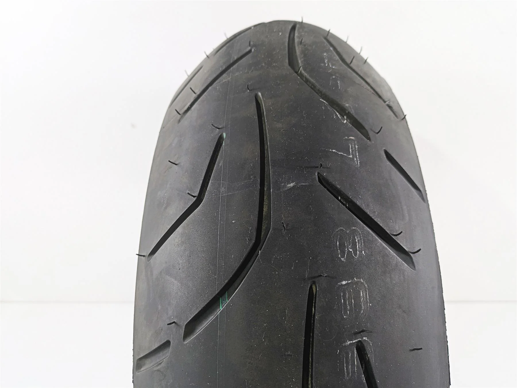 Used Rear Motorcycle Tire Bridgestone Battlax Hypersport S20 R 190/50ZR17 49miles Only - Image 3