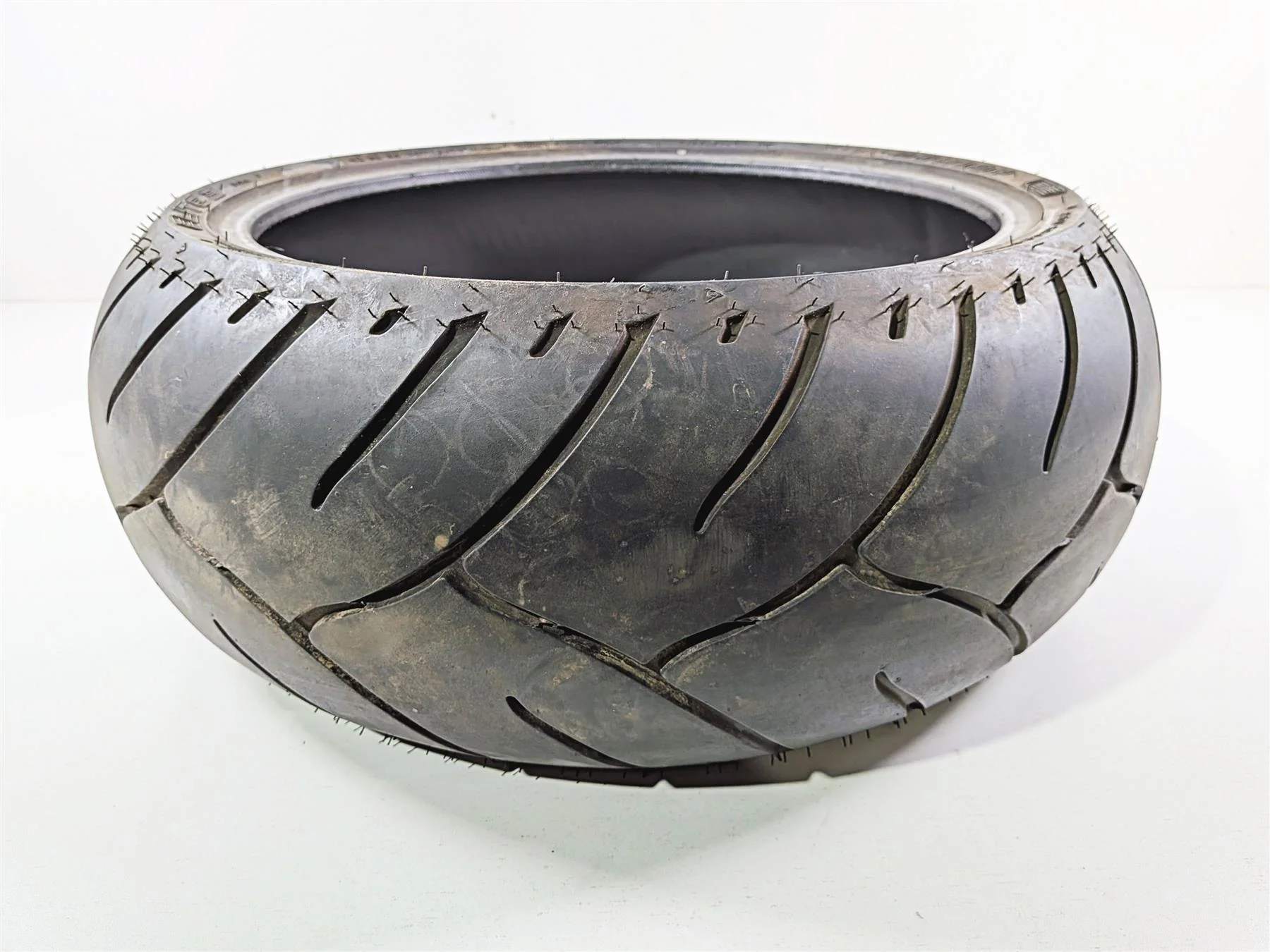 Used Rear Motorcycle Tire Dunlop Elite 3 240/40R18 669534 - Image 3