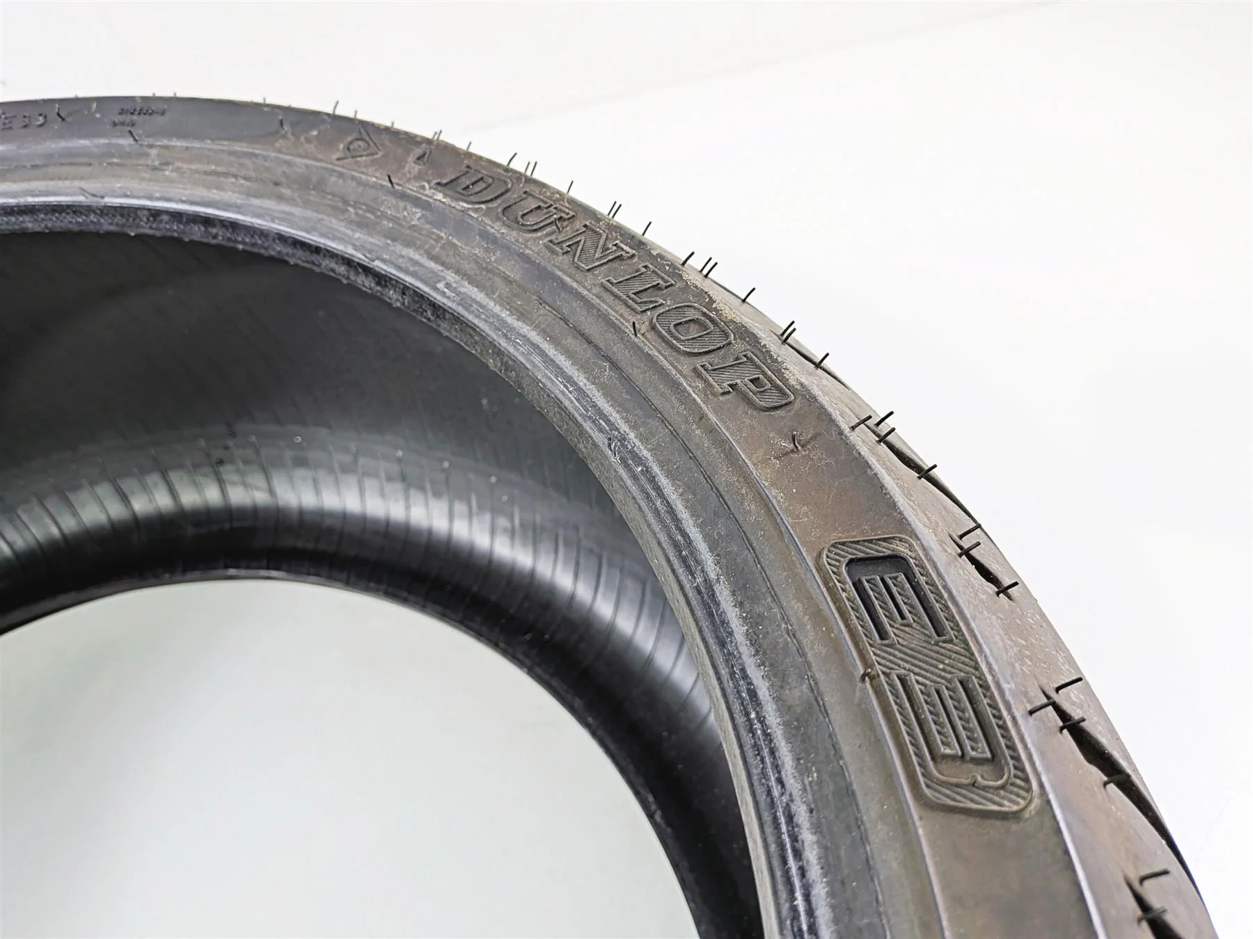 Used Rear Motorcycle Tire Dunlop Elite 3 240/40R18 669534 - Image 9