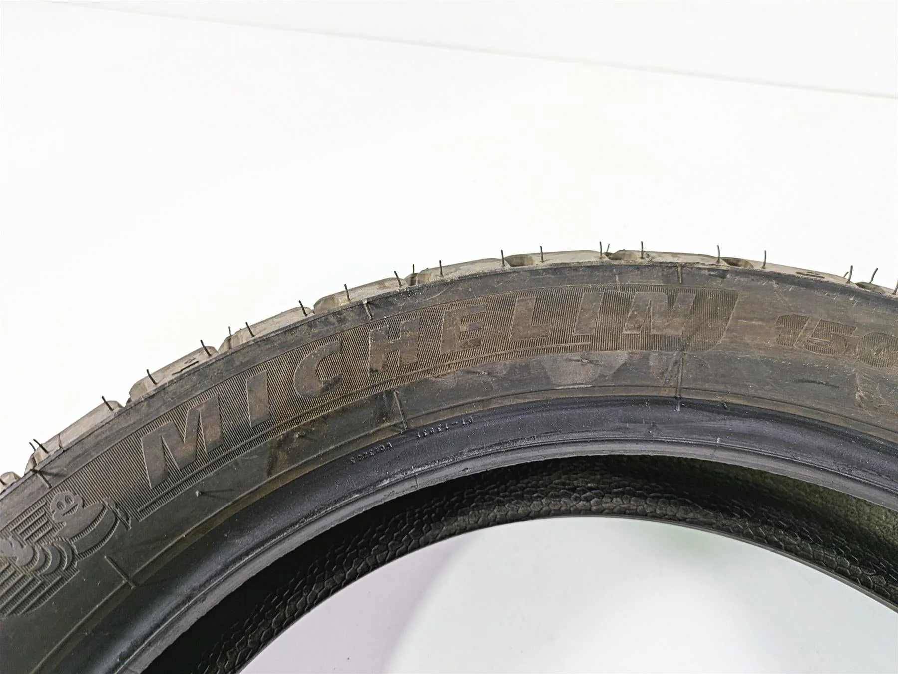 Used Rear Motorcycle Tire Michelin Anakee Adventure 150/70R17 DOT0623 - Image 3