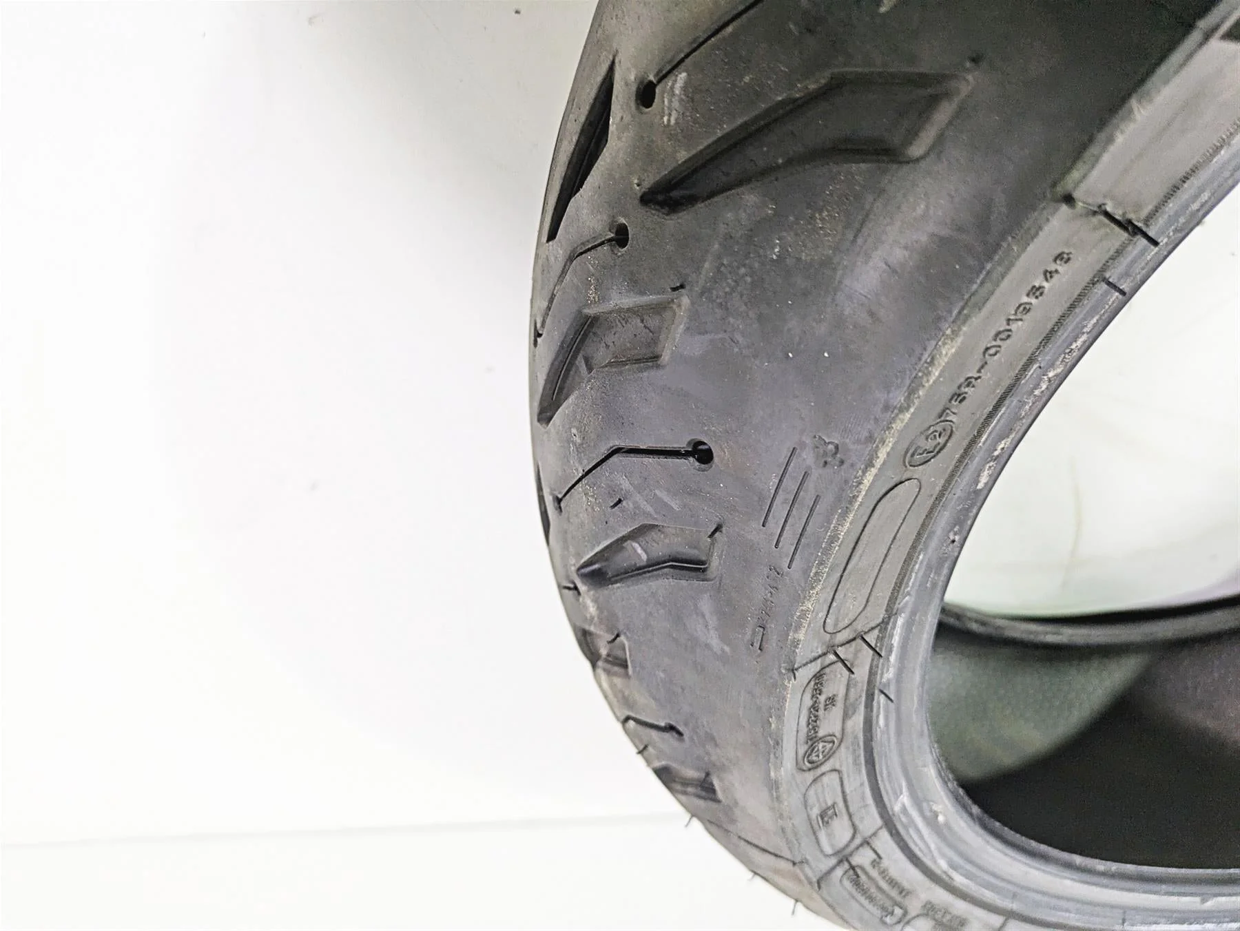 Used Rear Motorcycle Tire Michelin Road 6 180/55 ZR 17 3528701593043 - Image 10