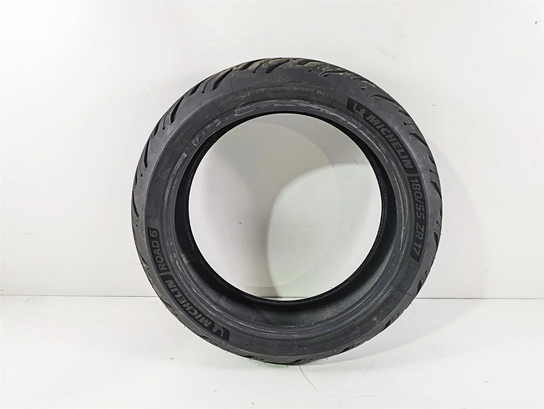 Used Rear Motorcycle Tire Michelin Road 6 180/55 ZR 17 3528701593043 - Image 11