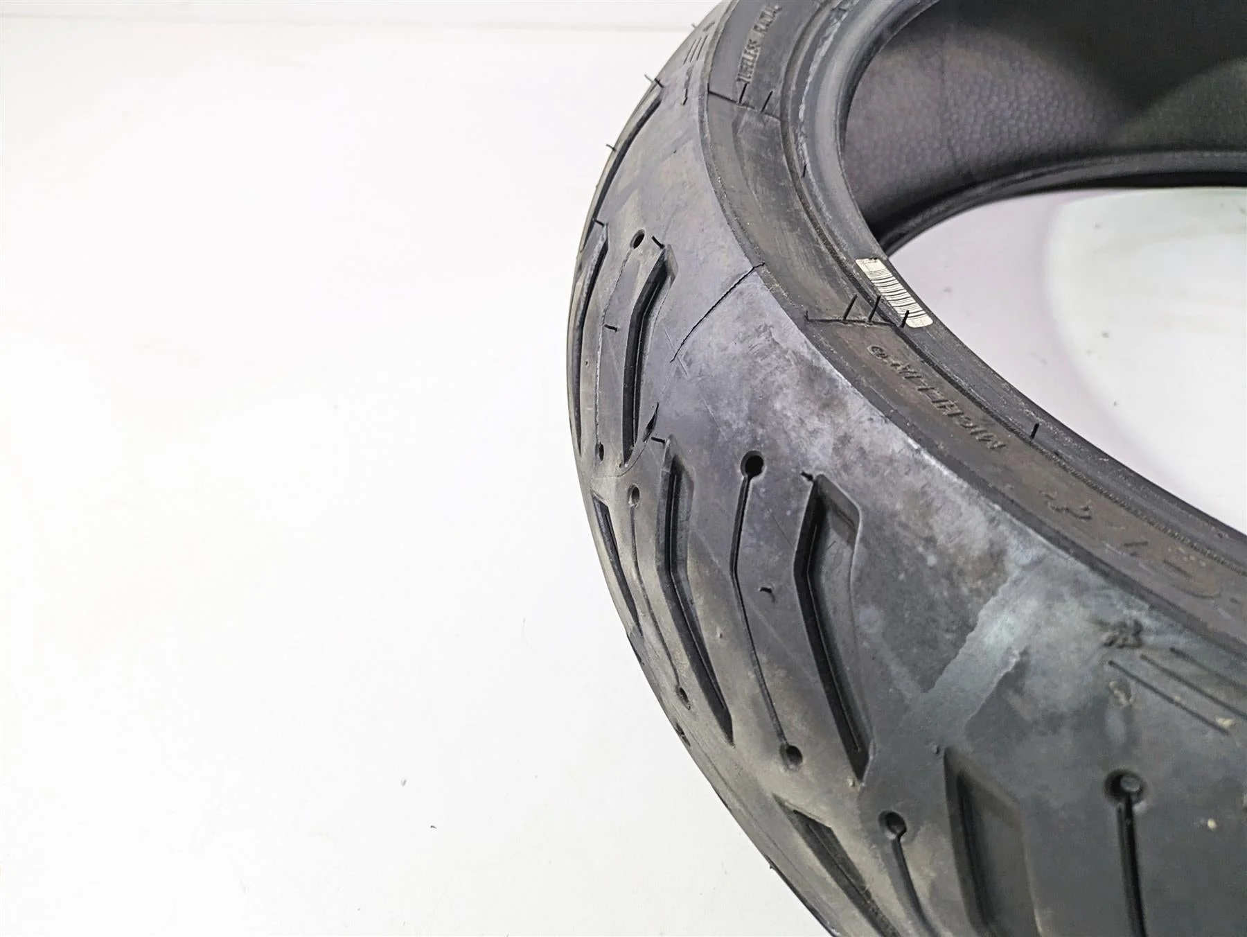 Used Rear Motorcycle Tire Michelin Road 6 180/55 ZR 17 3528701593043 - Image 4