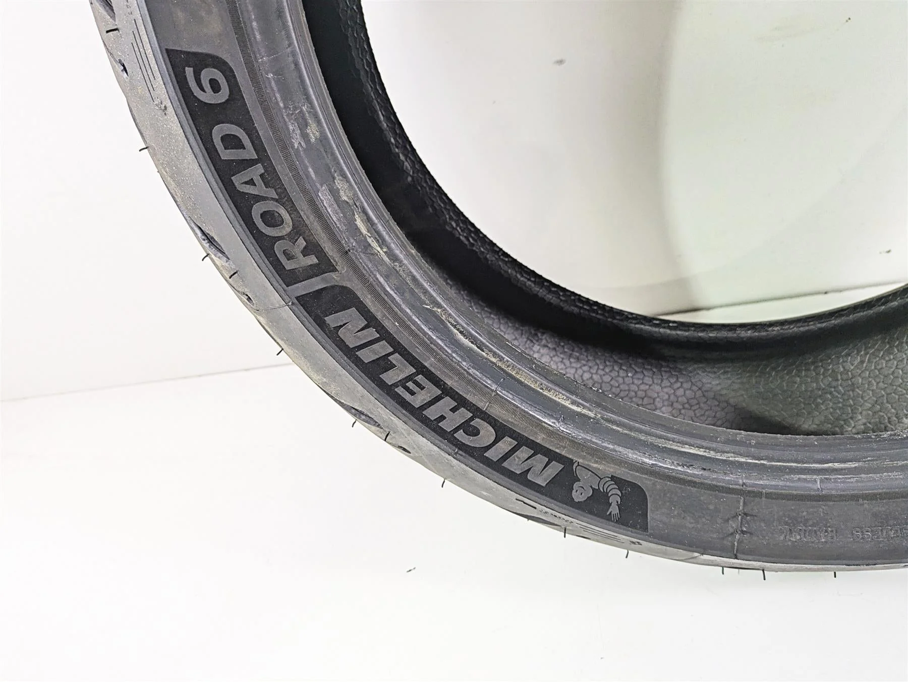 Used Rear Motorcycle Tire Michelin Road 6 180/55 ZR 17 3528701593043 - Image 5
