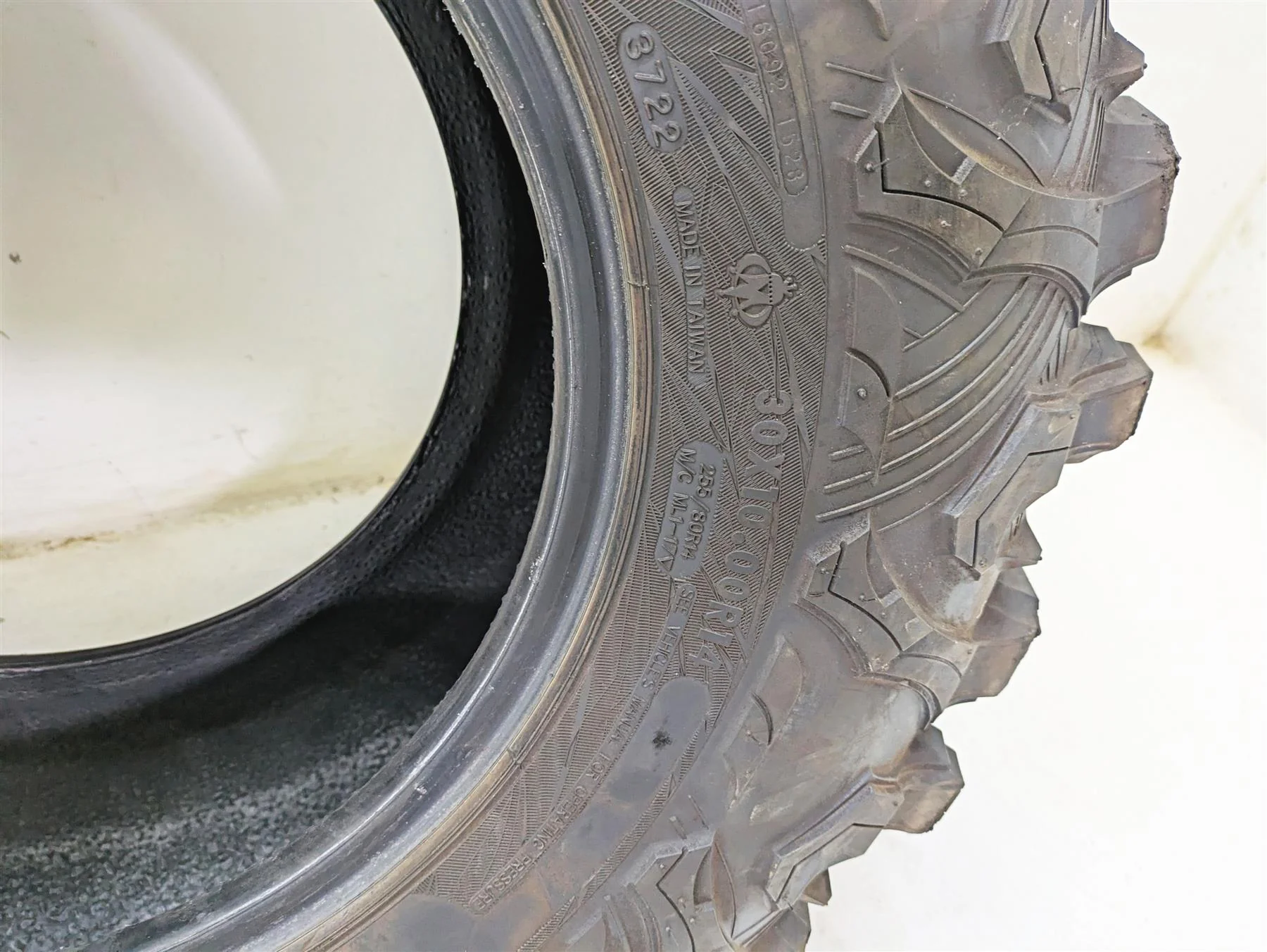 Used SxS Tire Set Maxxis ML1 Carnivore 30x10xR14  TM00105200 - Image 9
